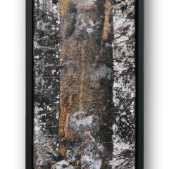 Durchforstung_Stammbaum I, Öl, Asche, Kalk und Bitumen auf Leinwand, 55 x 12,5 x 6 cm, 2024_mit Schatten